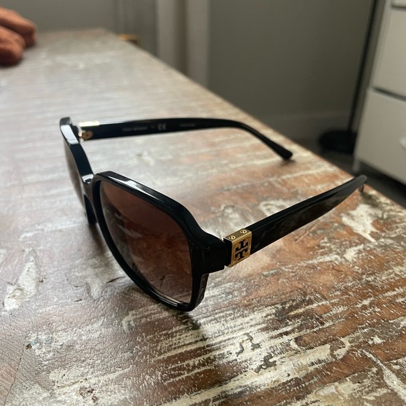 Tory Burch Sunglasses - Picture 4 of 5